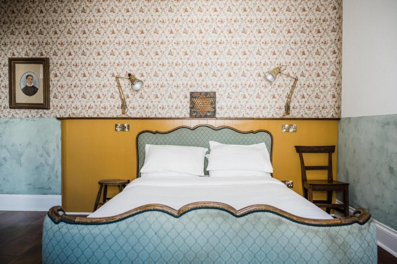 The Crooked Swan Hotel Крюкърн Екстериор снимка