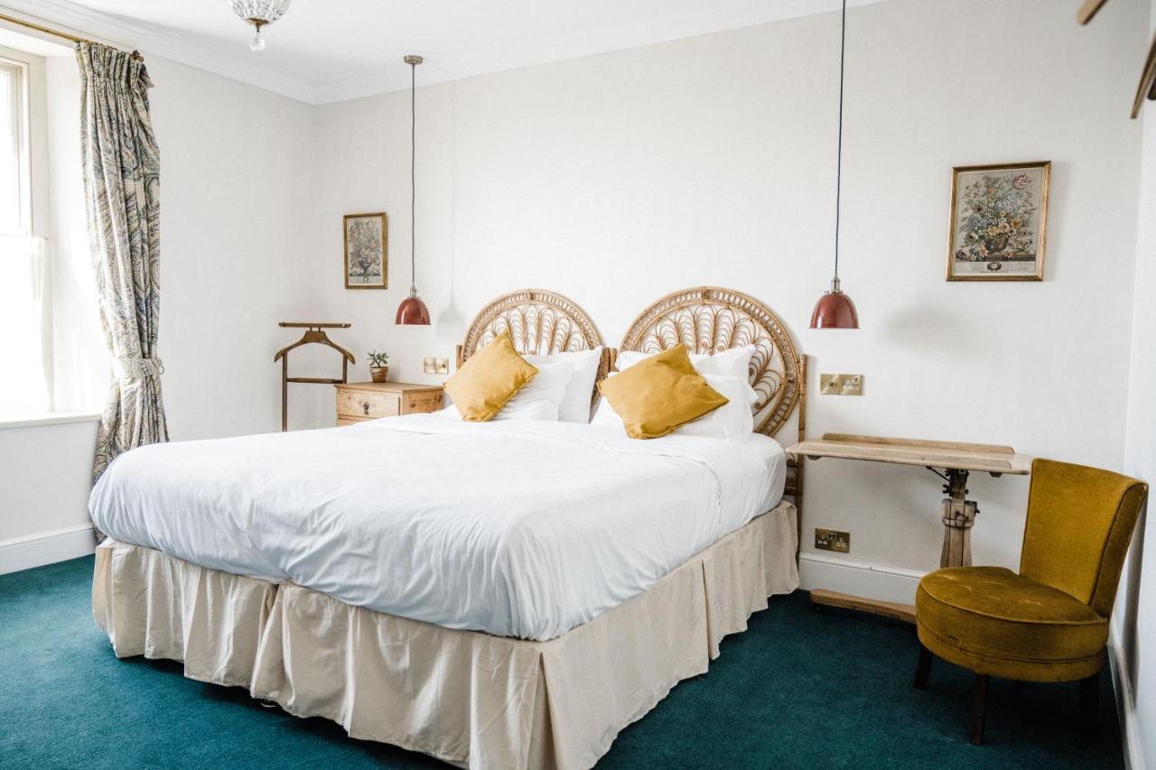 The Crooked Swan Hotel Крюкърн Екстериор снимка