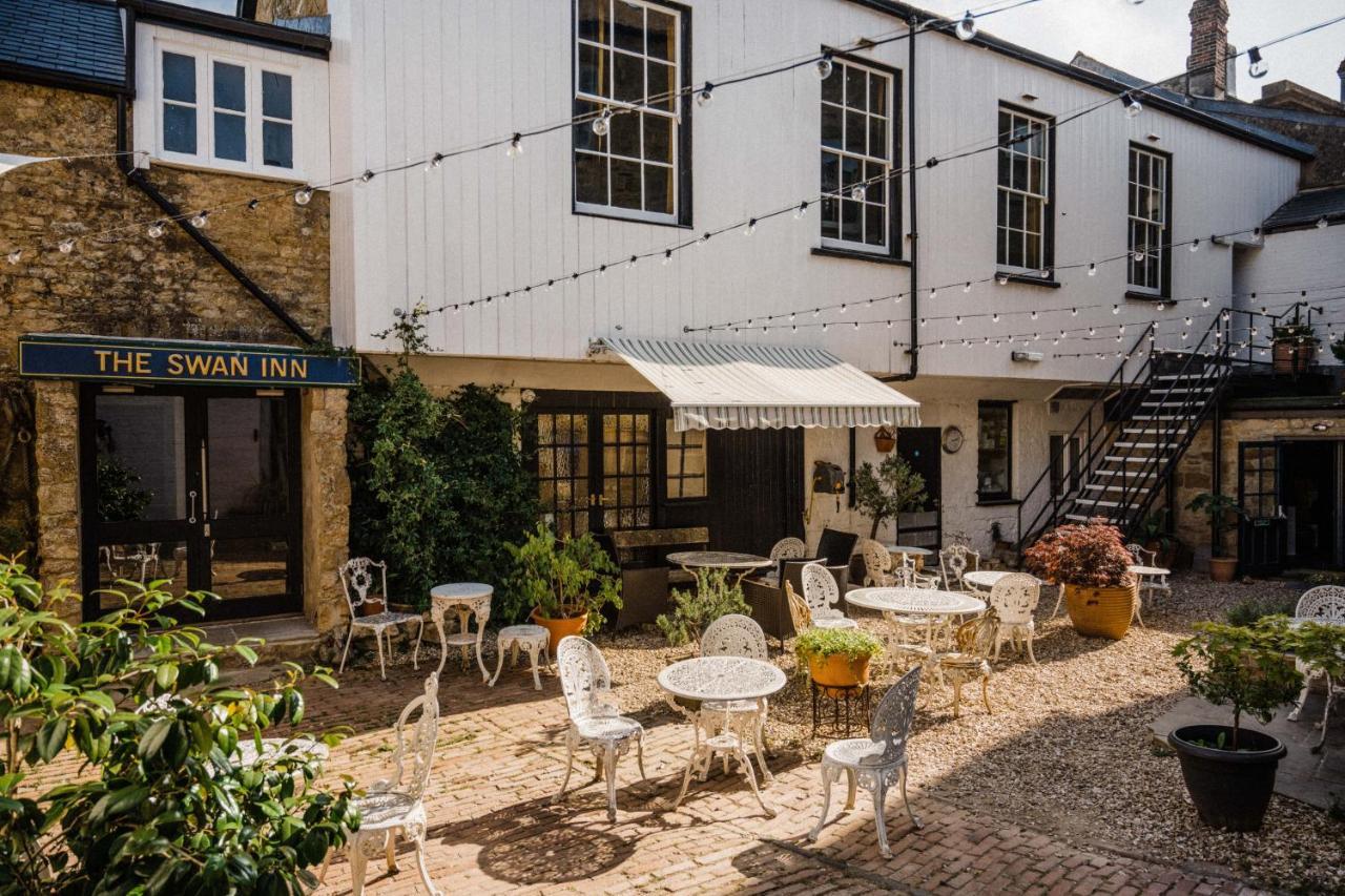 The Crooked Swan Hotel Крюкърн Екстериор снимка