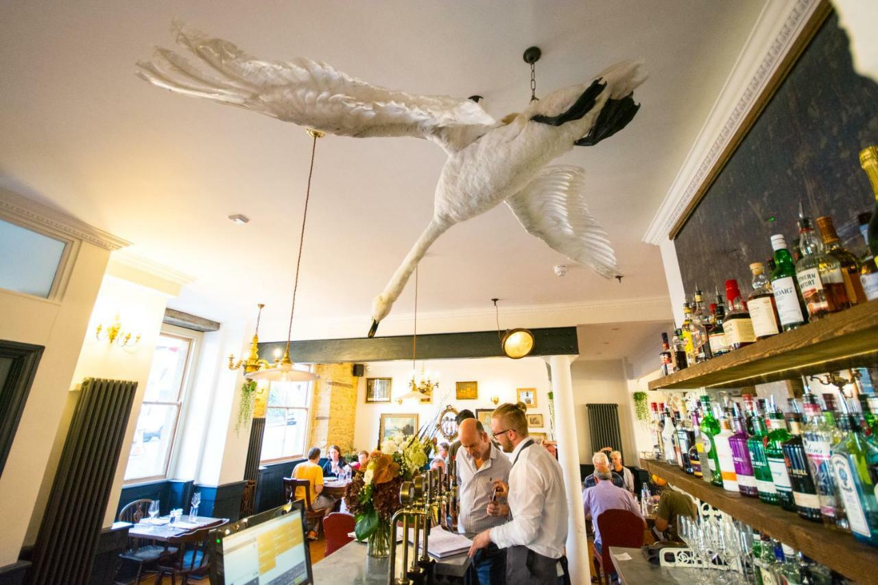 The Crooked Swan Hotel Крюкърн Екстериор снимка